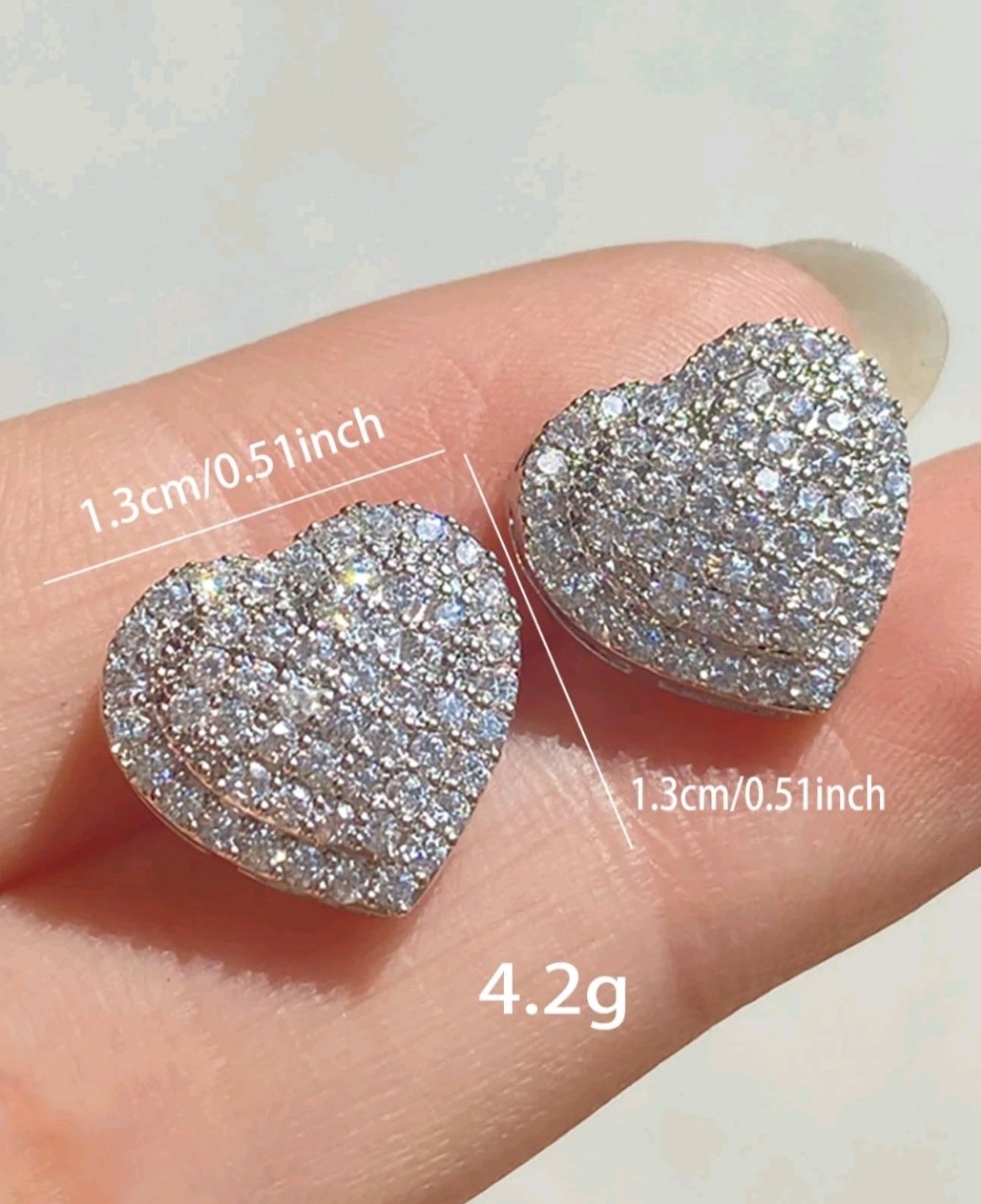 Elegant stud earrings
