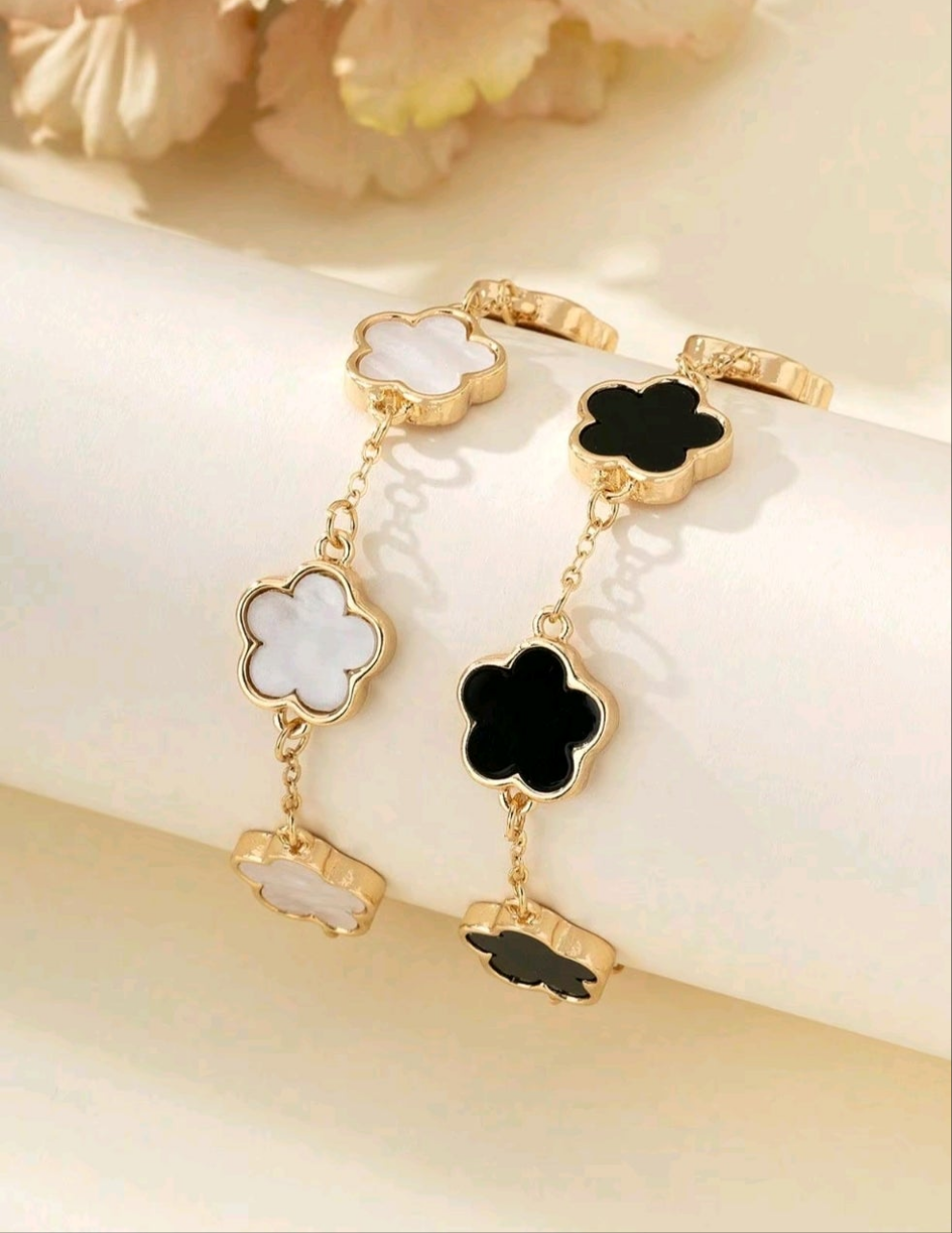 Black and white flower link bracelets