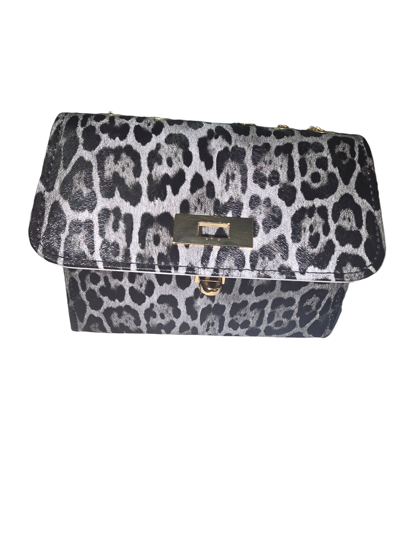 Check out these sexy cheetah and leopard purses PU.Leather purses